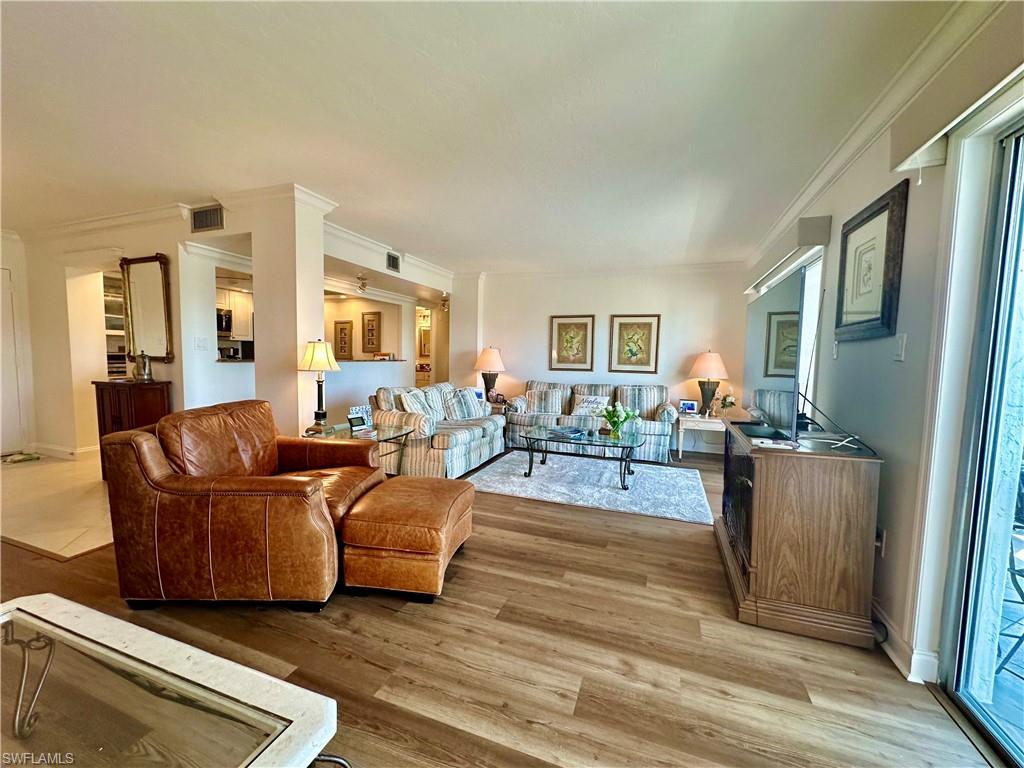 555 Park Shore DR B403