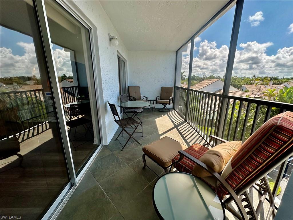 555 Park Shore DR B403 photo 32