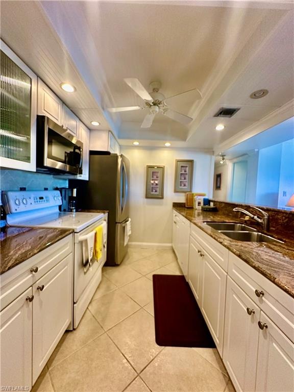 555 Park Shore DR B403