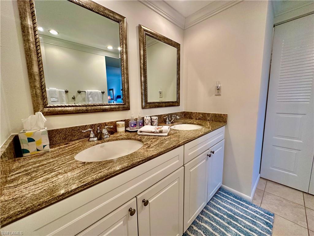 555 Park Shore DR B403 photo 24