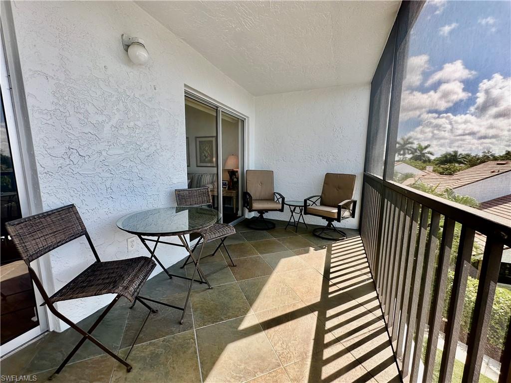 555 Park Shore DR B403 photo 35