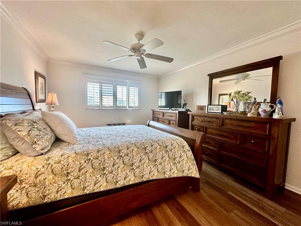 555 Park Shore DR B403 photo 21