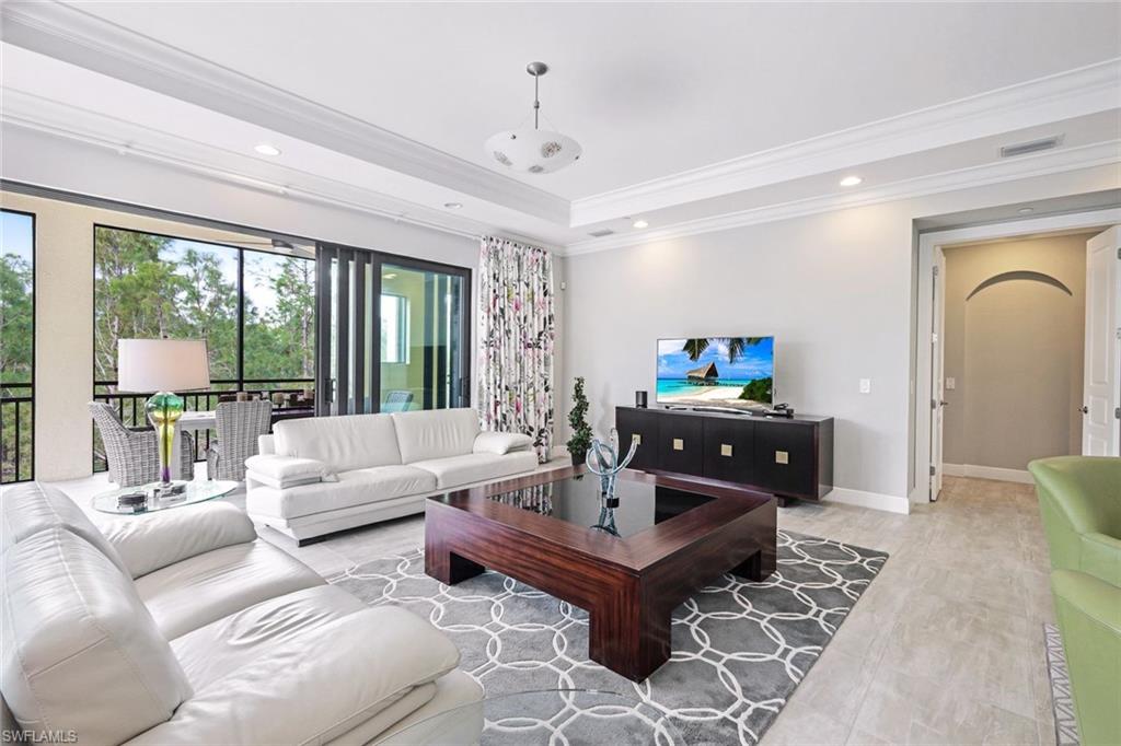 2751 Tiburon BLVD E 201