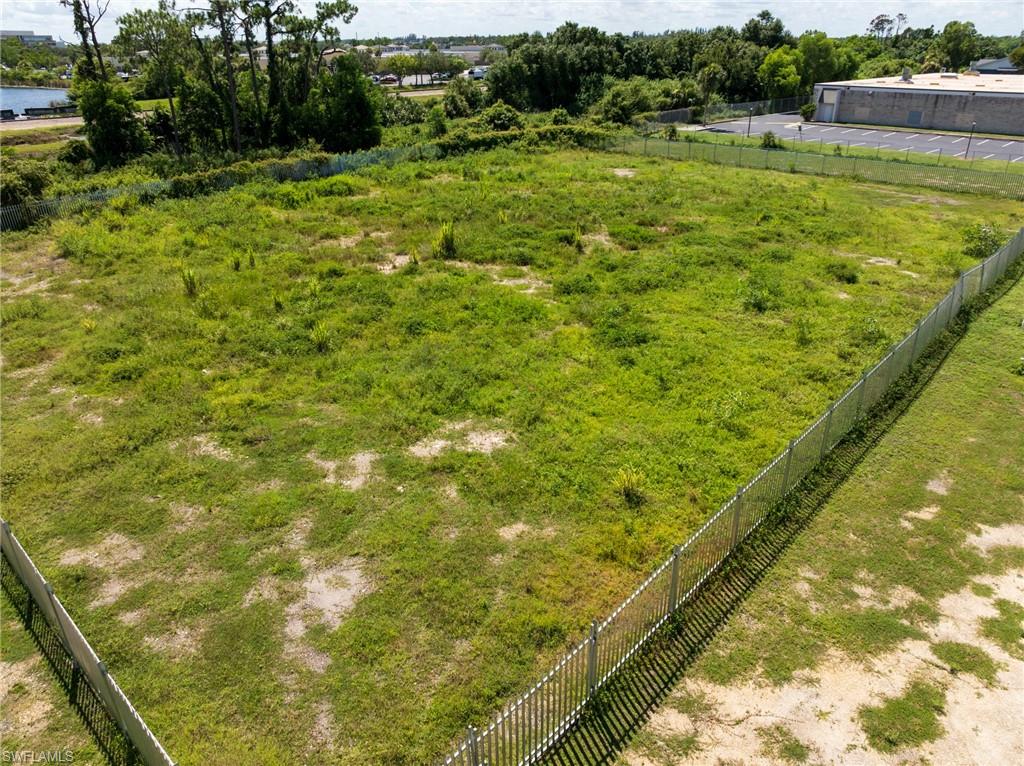 Commercial lot