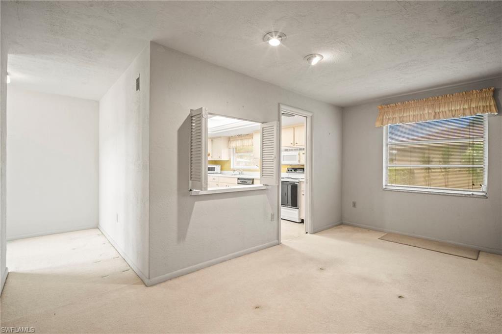 5586 Pendlewood LN photo 6