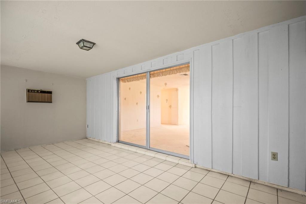 5586 Pendlewood LN photo 10