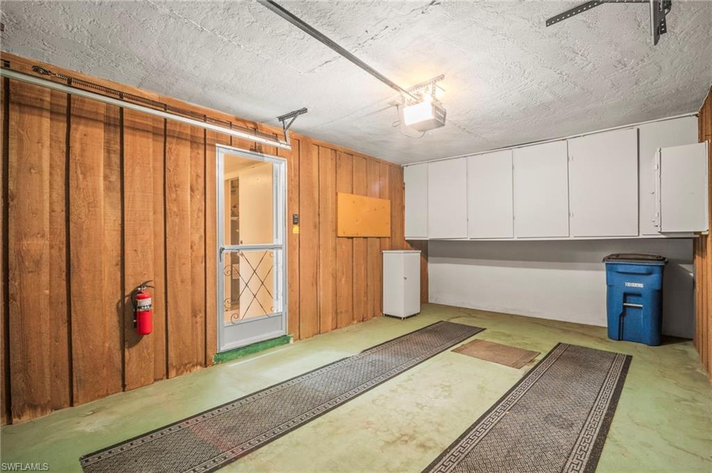 5586 Pendlewood LN photo 18