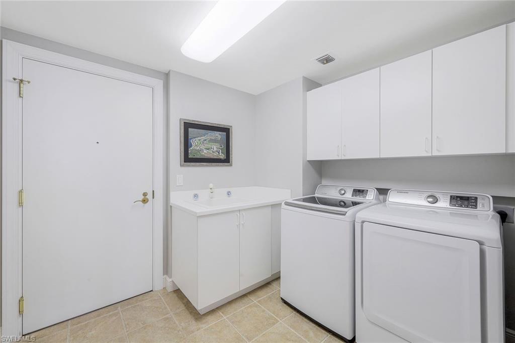 1060 Borghese LN 2002 photo 17