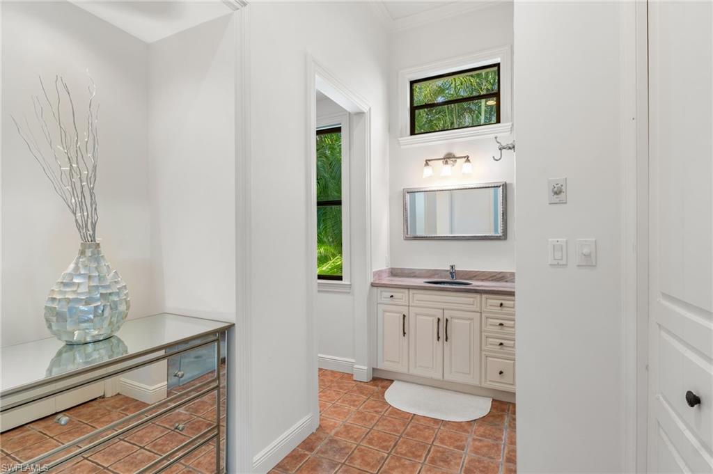 2755 Lantern LN photo 13