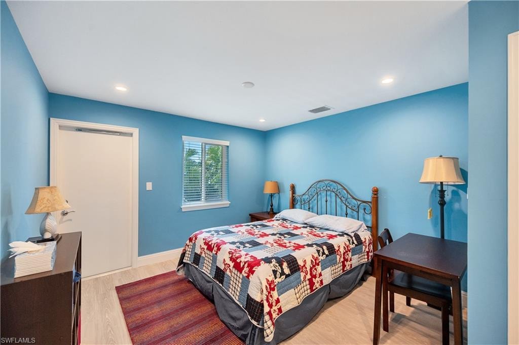 1065 Gulf Shore BLVD N 201 photo 17
