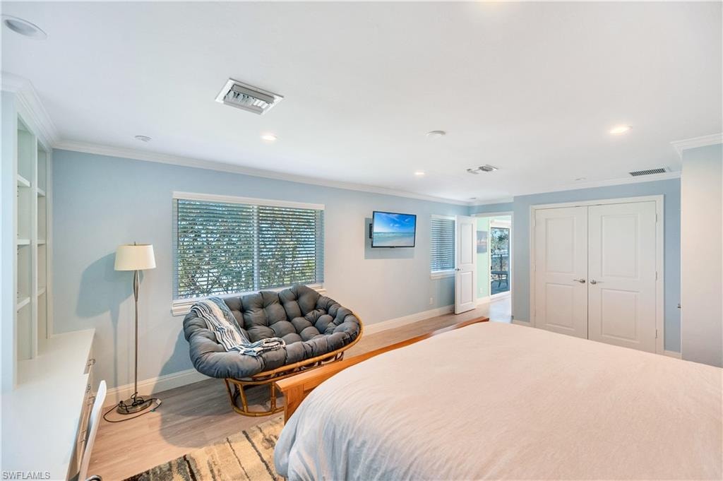 1065 Gulf Shore BLVD N 201 photo 12