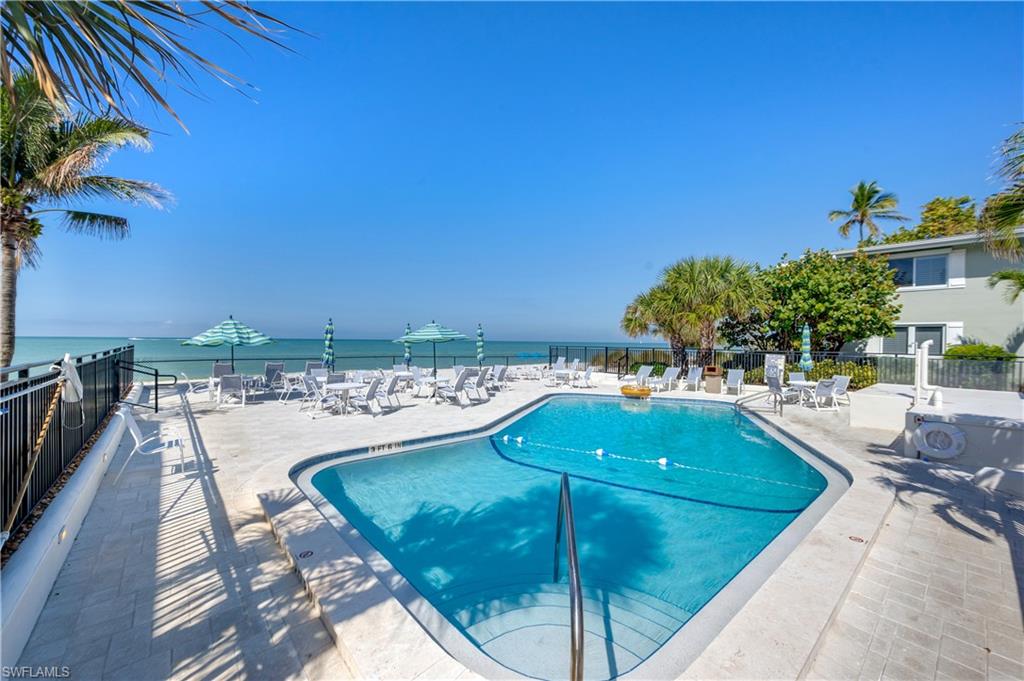 1065 Gulf Shore BLVD N 201 photo 18