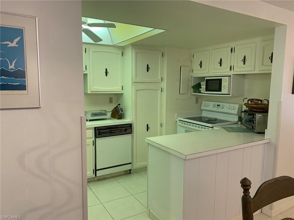 3443 Gulf Shore BLVD N 506