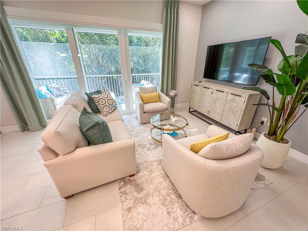 232 Indies DR E 201