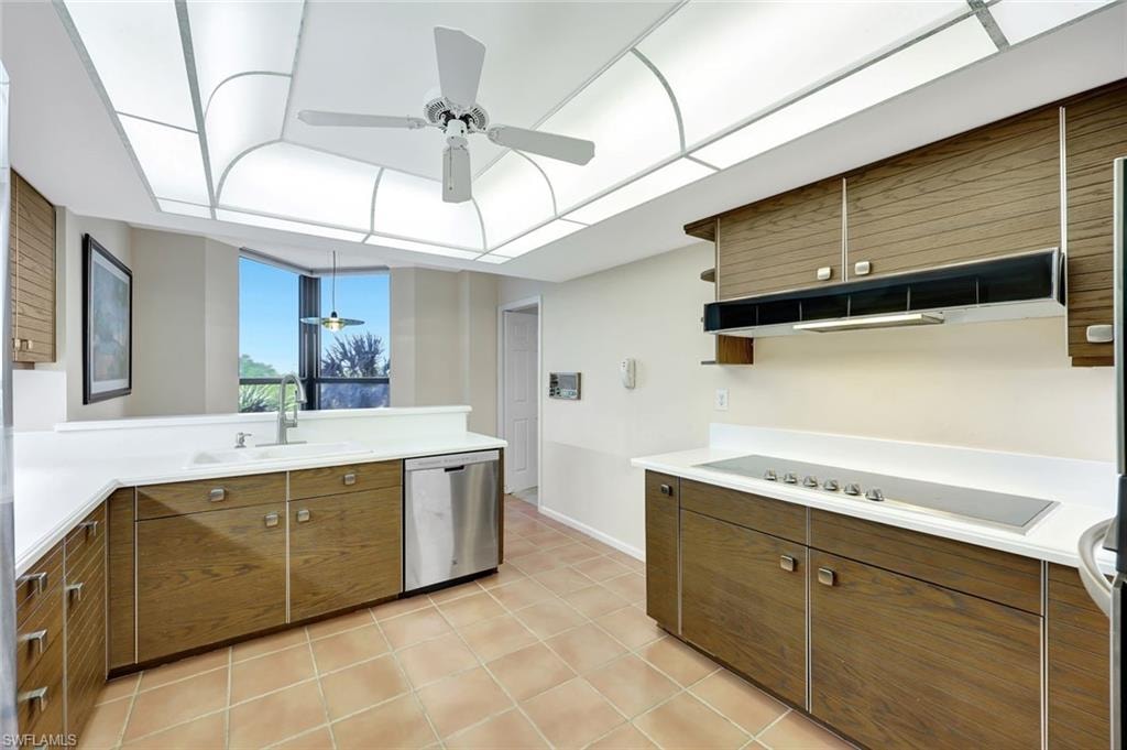 6001 Pelican Bay BLVD 202 photo 11