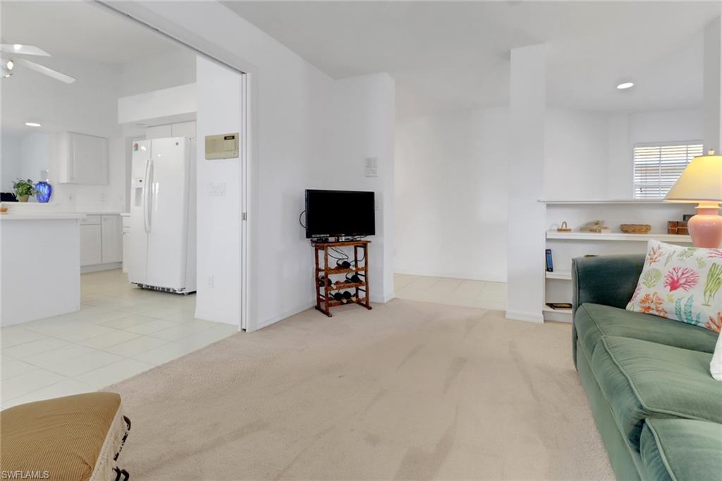 Den/TV/reading room