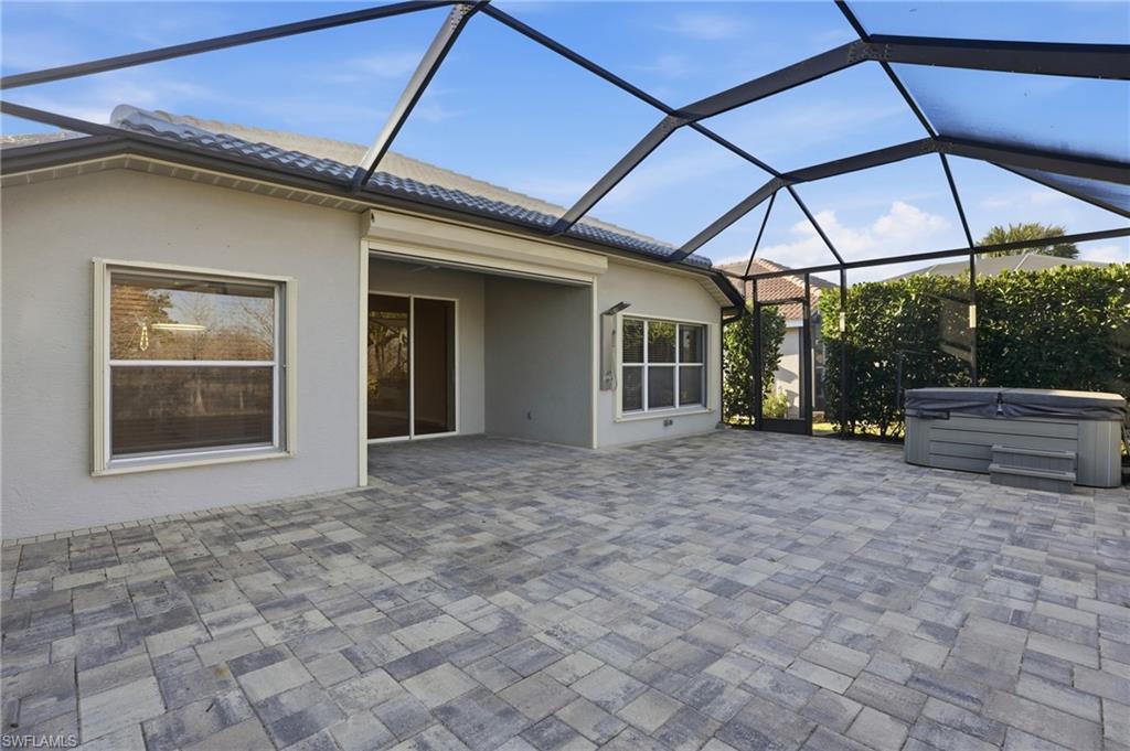 Extensive Lanai With Picture book Screened Cage