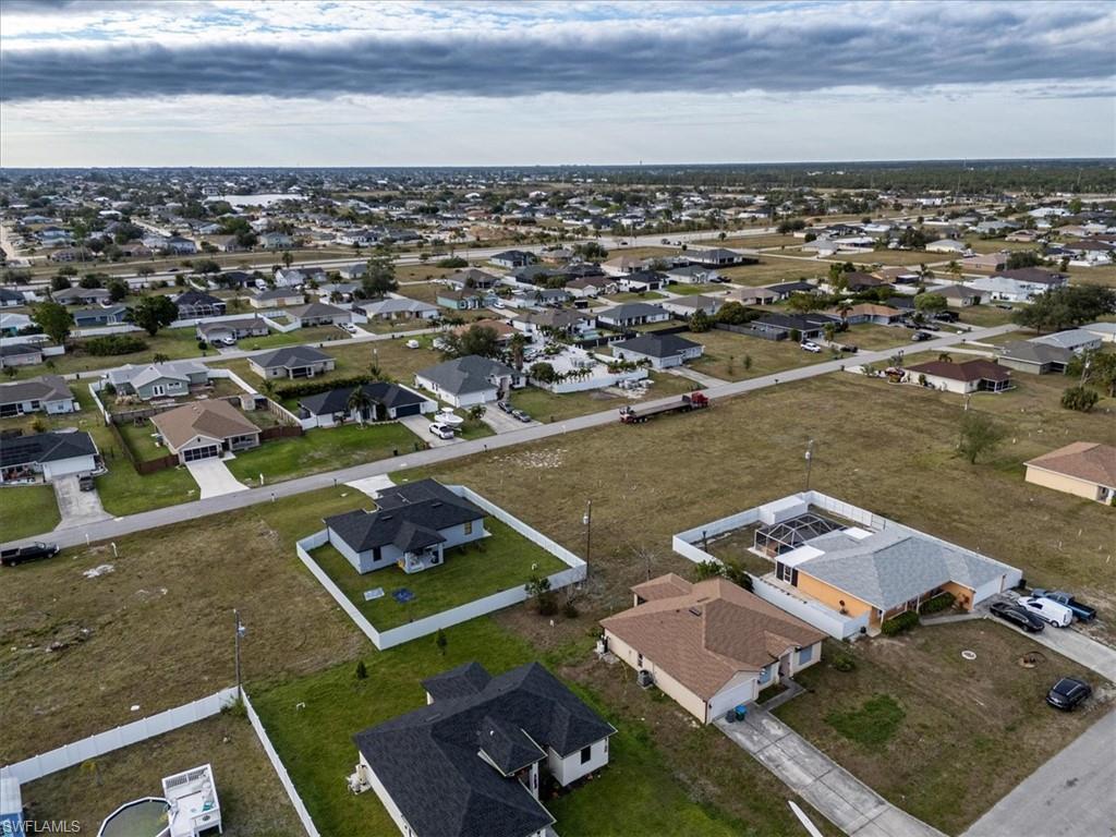 Birds eye view of property