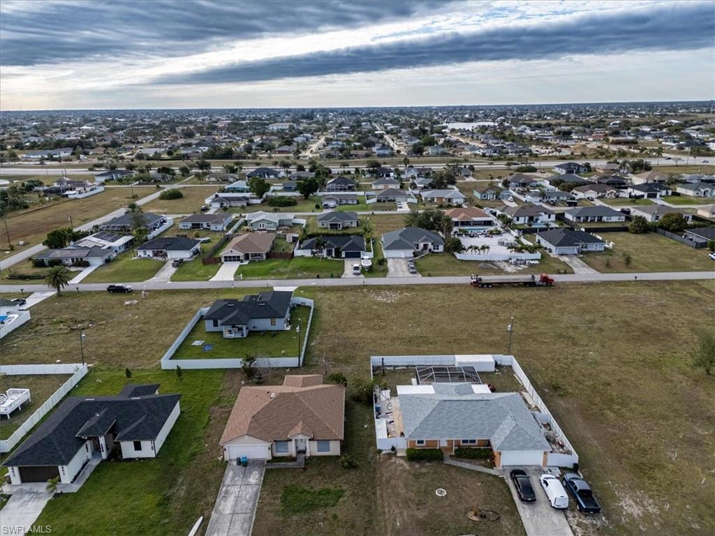 Birds eye view of property