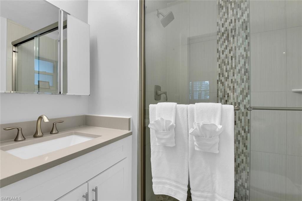 2048 Harbor LN photo 16