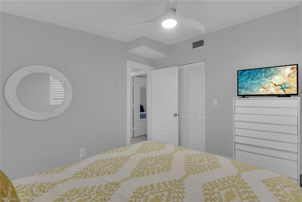 2048 Harbor LN photo 22