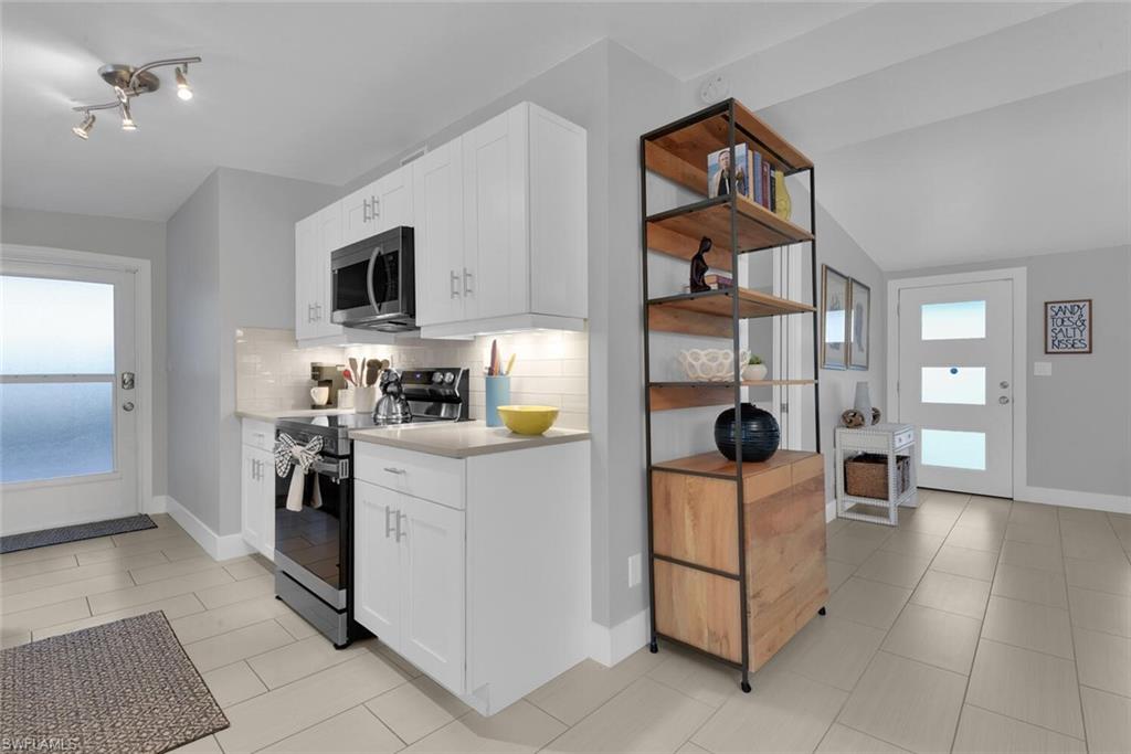 2048 Harbor LN photo 7