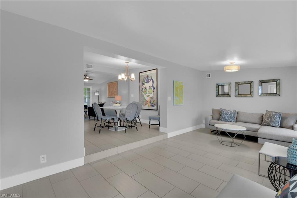 2048 Harbor LN photo 11