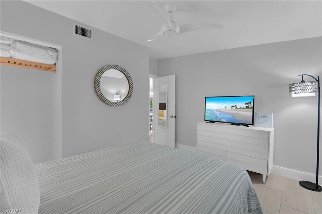 2048 Harbor LN photo 19