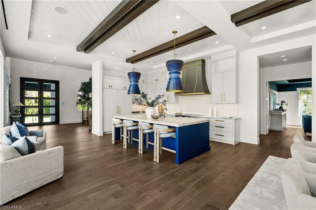 506 Neapolitan LN photo 8