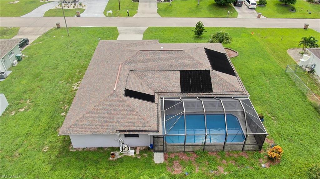 Beautiful pool and large screen enclosed lanai.