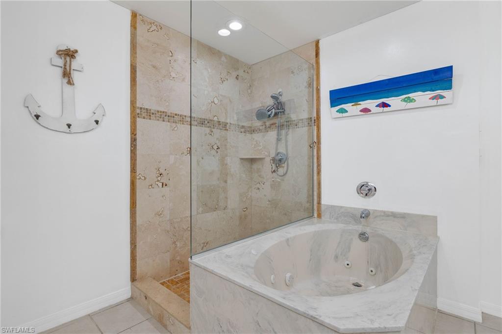 14817 Laguna DR 203 photo 19