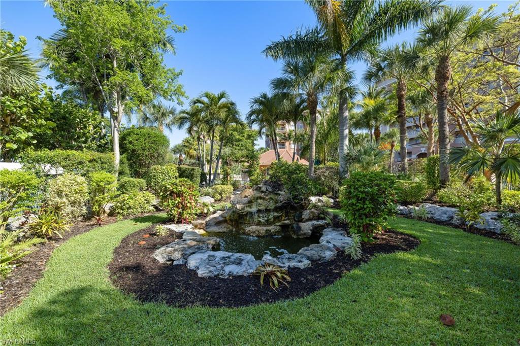 14817 Laguna DR 203 photo 35