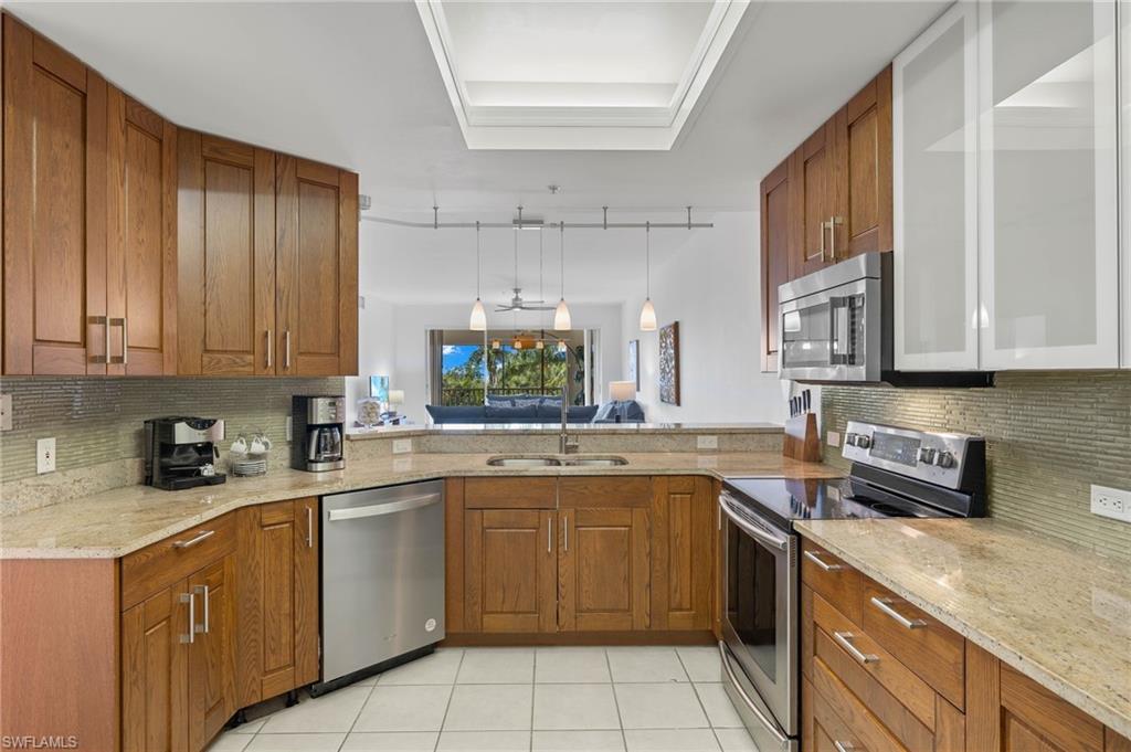 14817 Laguna DR 203 photo 8