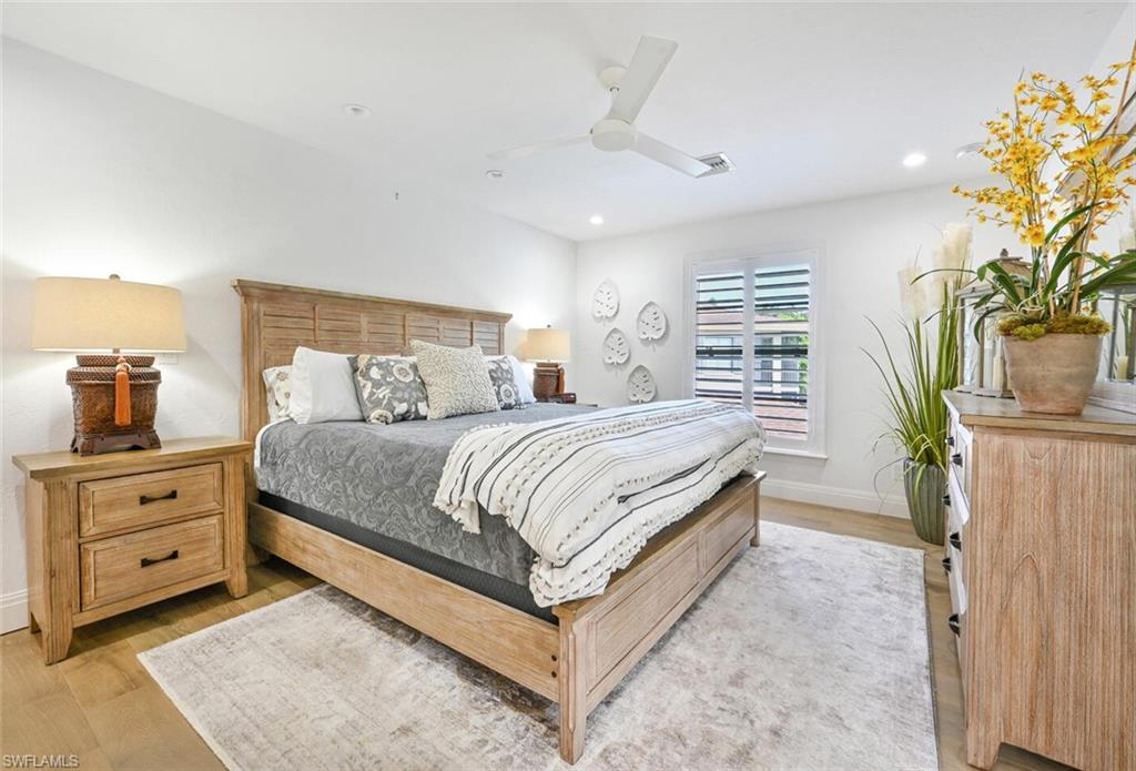 Master Bedroom Suite- King Bed