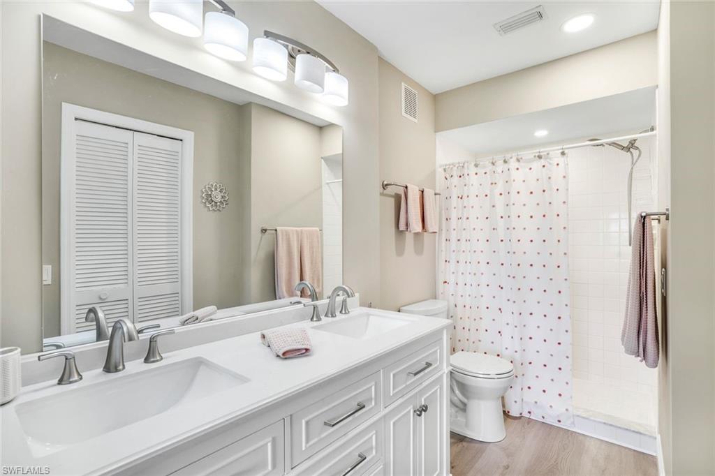 7360 Glenmoor LN 4301 photo 8