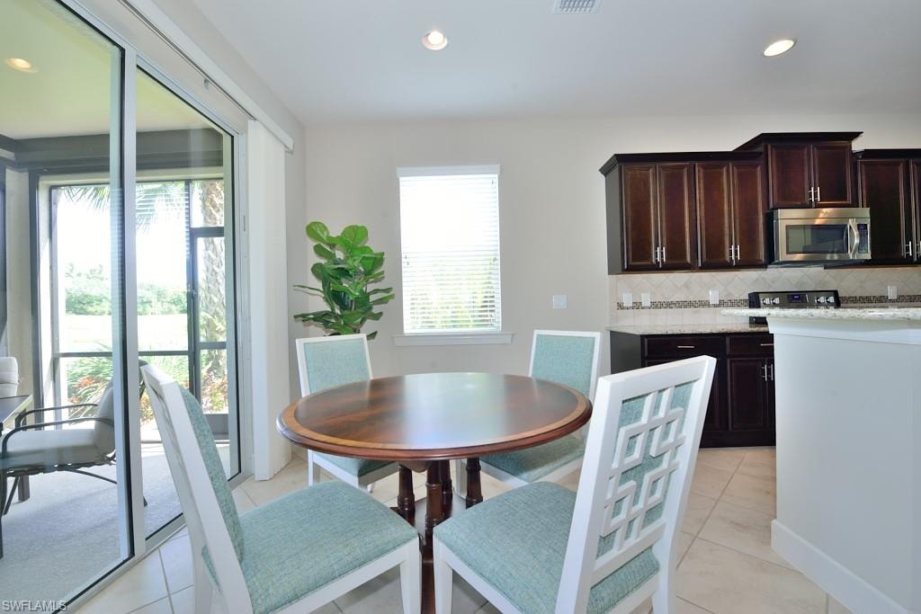 10271 Glastonbury CIR 102 photo 9