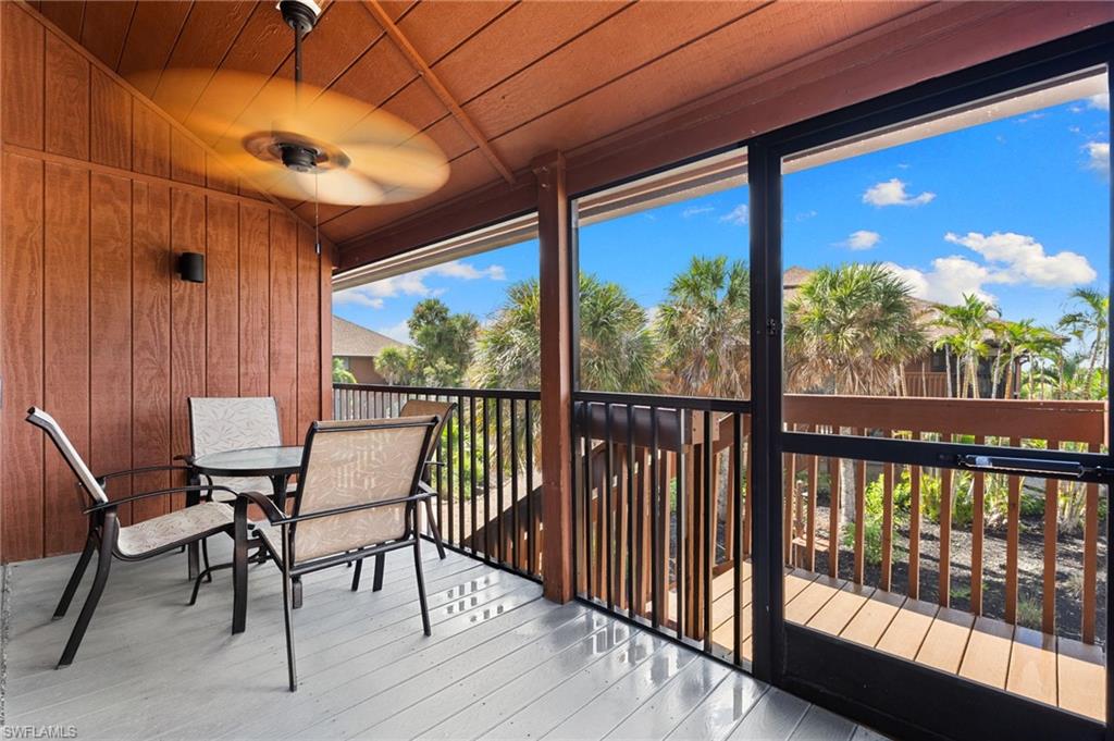 Deck featuring a ceiling fan and outdoor dining area