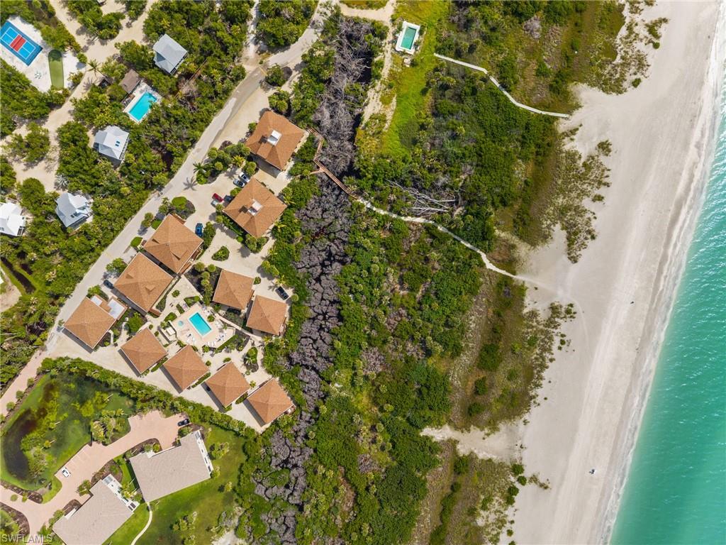 Aerial view of property and surrounding area