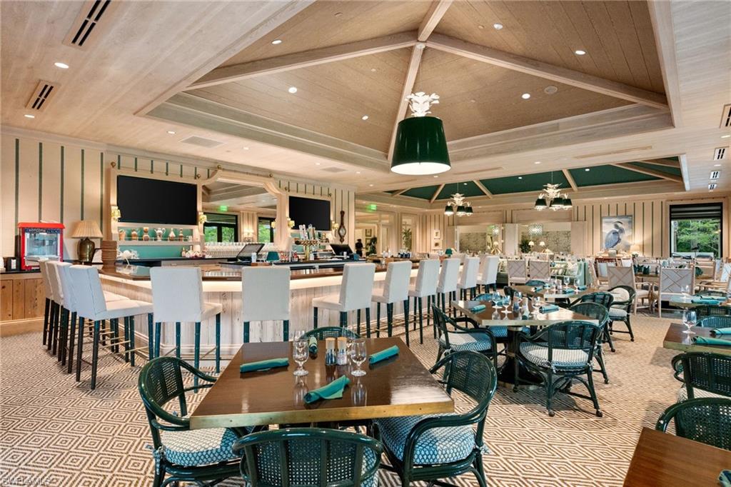 Clubhouse Bar & Dining