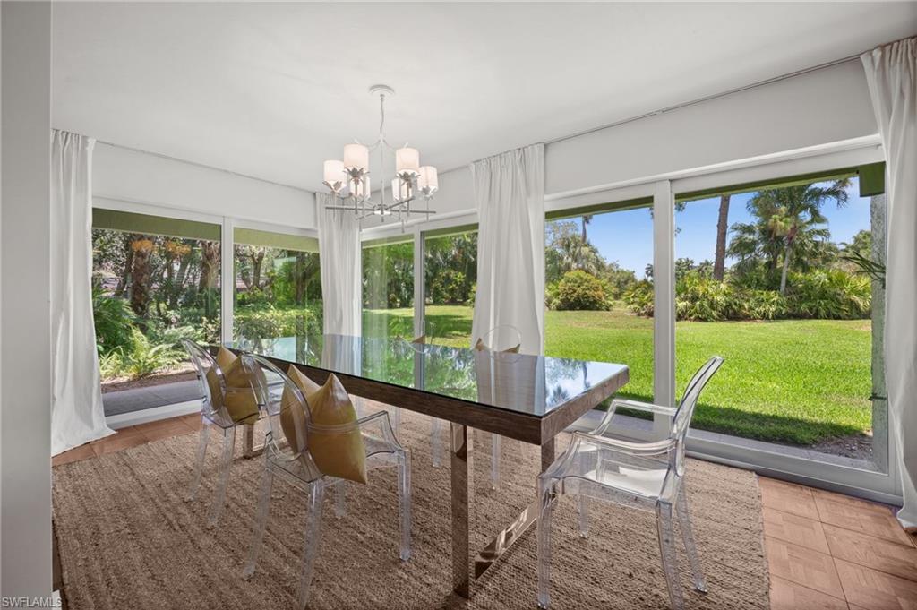 The sunlit dining room is ideal for family breakfasts with the grandchildren...