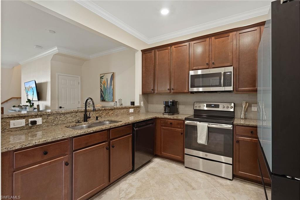 2667 Blossom WAY photo 6