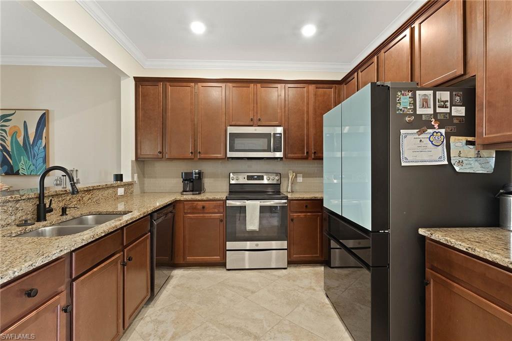 2667 Blossom WAY photo 7