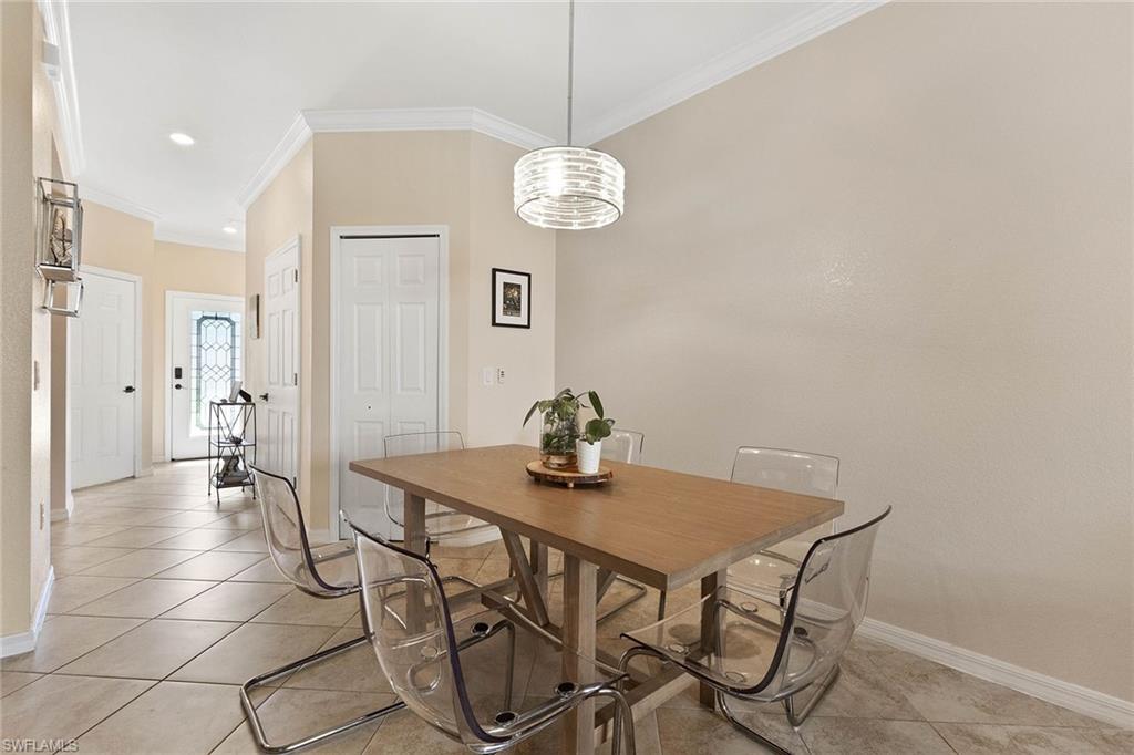 2667 Blossom WAY photo 10