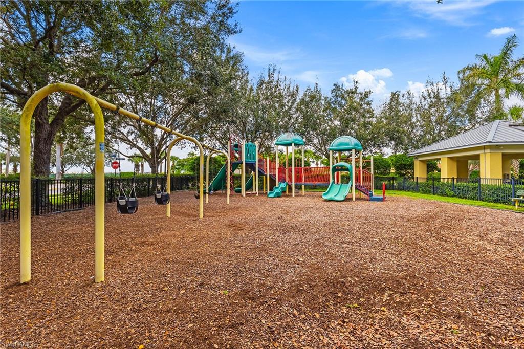 2667 Blossom WAY photo 31