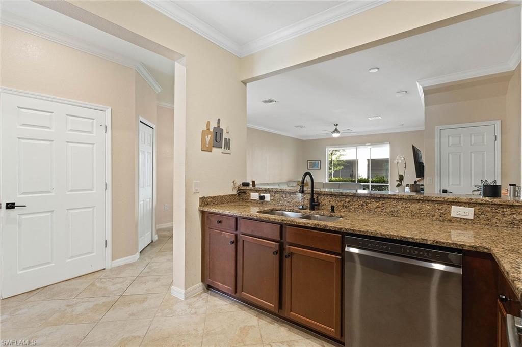2667 Blossom WAY photo 8