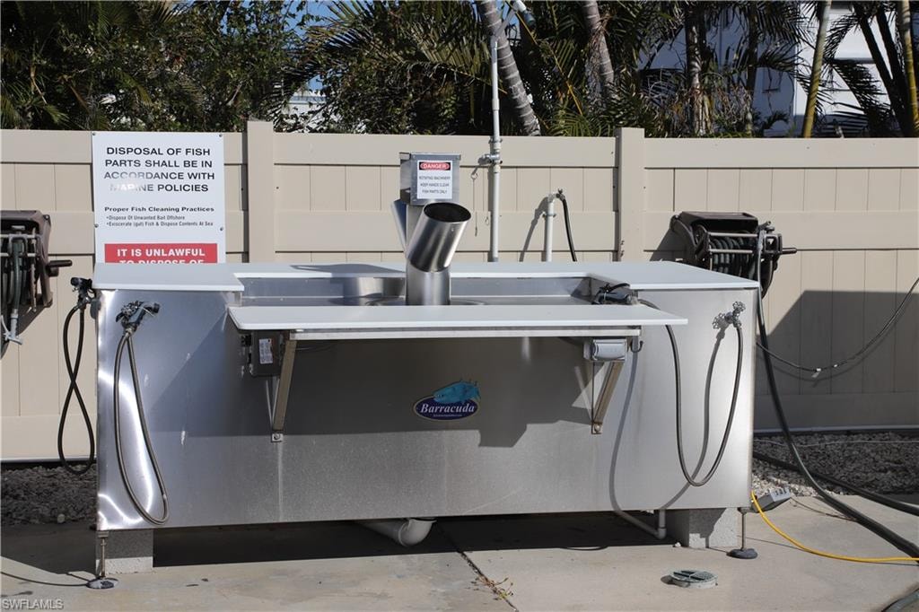 Fish cleaning station
