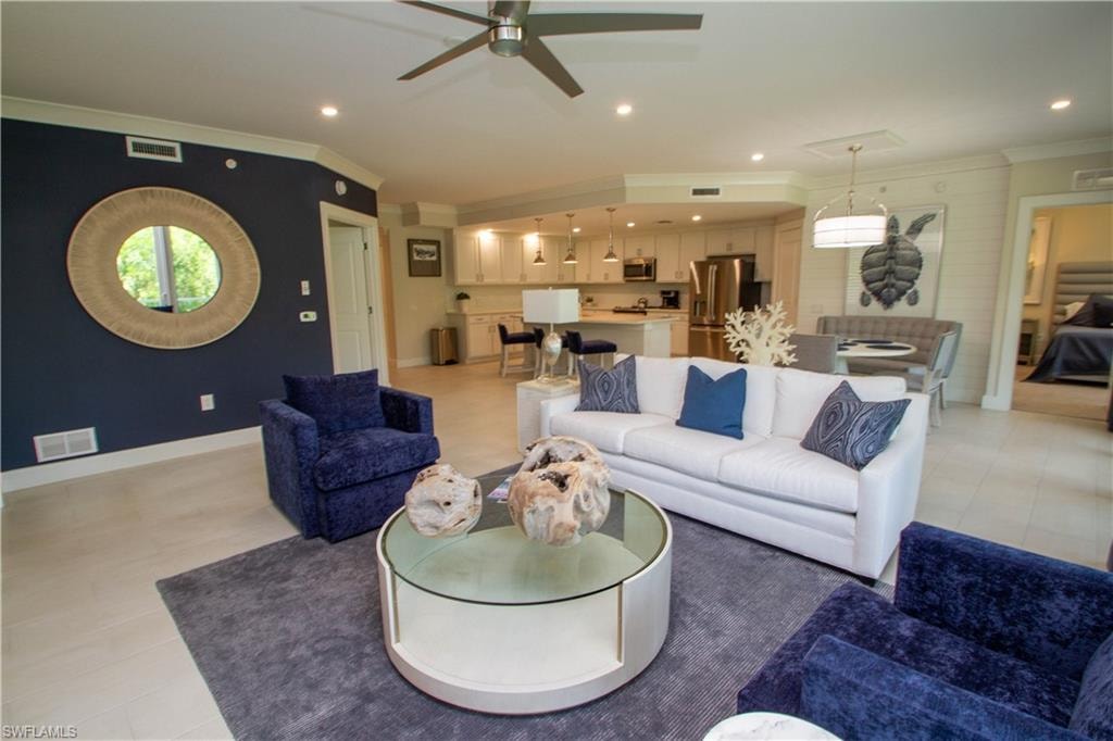 172 Indies DR E 8-102