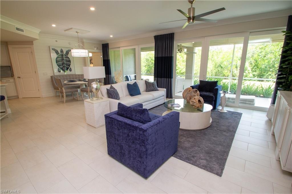 172 Indies DR E 8-102