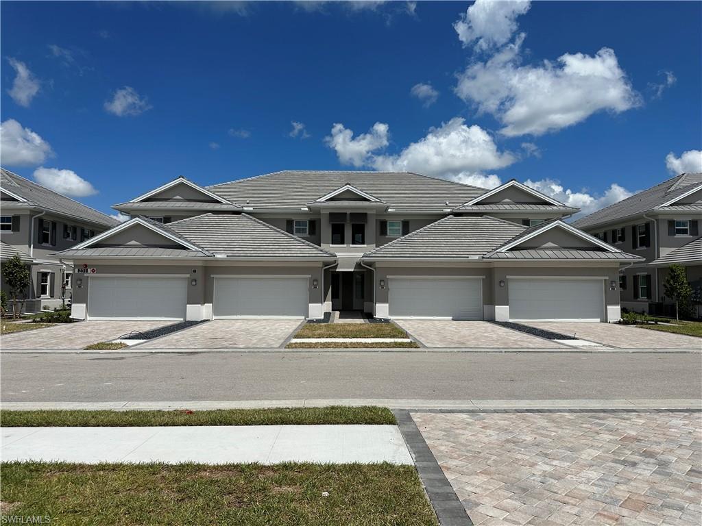 251 Indies DR E 202