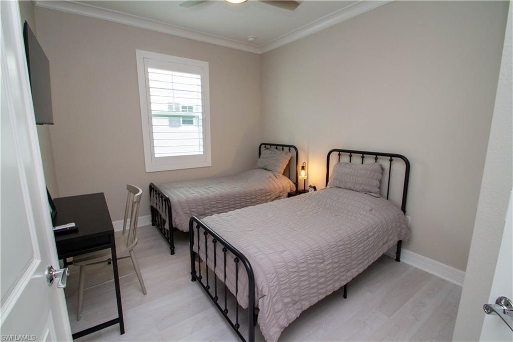 251 Indies DR E 202 photo 26